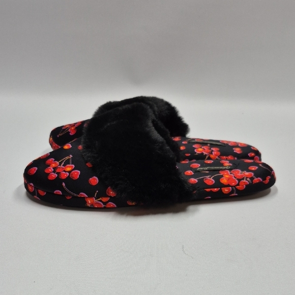 Victoria's Secret Cherry Print Fuzzy Slippers Women's Size Medium - Picture 7 of 13